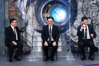 ミキと学天即・奥田（中央）