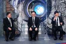 ミキと学天即・奥田（中央）