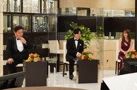 左から伊集院光、鈴木福、山本舞香。(c)読売テレビ