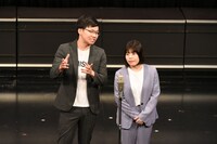 2本目のネタを披露するTHIS IS パン。