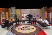 左からハライチ岩井、アンガールズ田中、東京03飯塚、松丸友紀アナウンサー、劇団ひとり、おぎやはぎ。(c)テレビ東京