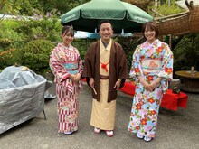 左から安部若菜、桂吉弥、小嶋花梨。(c)読売テレビ