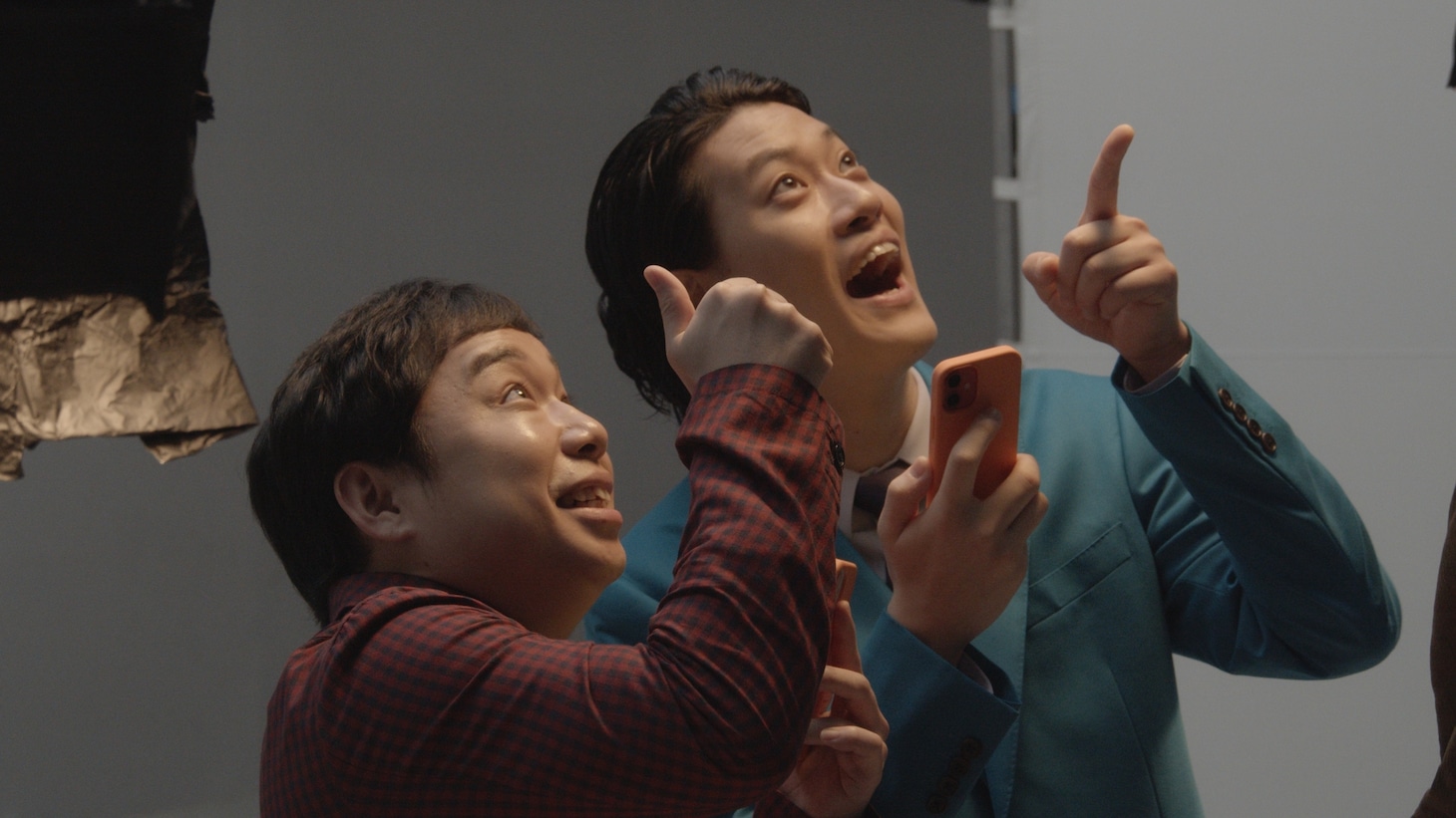 テレビCM「povo2.0 START!」編の撮影中の様子。