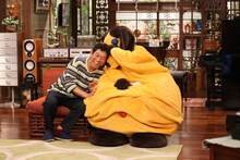 明石家さんまとまんまちゃん。(c)関西テレビ