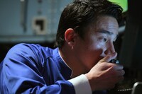 潜水艇乗組員役で出演する五輪競泳メダリストの松田丈志。(c)TBS