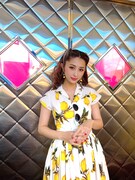 「Sweet Jukebox」のミュージックビデオで“七変化”を見せるMisaki。