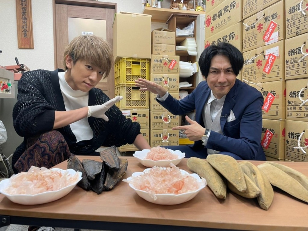 「ウッチャン式」に出演する（左から）小山慶一郎、三福エンターテイメント。(c)TBS
