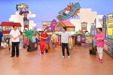 「火曜は全力！華大さんと千鳥くん 秋の大バトル2時間SP」に出演する（左から）アンガールズ田中、千鳥、かまいたち山内。(c)関西テレビ