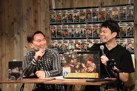 アインシュタインの人気ぶりに焦りを見せるかまいたち。