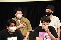 男性ブランコ（後列2人）