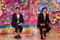 （左から）サバンナ高橋、蛍原徹。(c)テレビ朝日