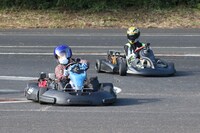 千鳥・大悟（手前）。(c)フジテレビ