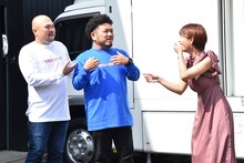 鬼越トマホークと紗倉まな。