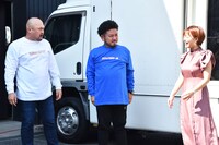 鬼越トマホークによるケンカのあと、とてもテキストに書き起こせないような下ネタが紗倉まなに告げられたワンシーン。