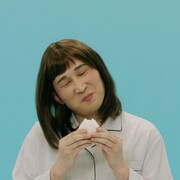 シソンヌじろうが地元青森のお米をPR、おむすび食べて「さっぱりしました」