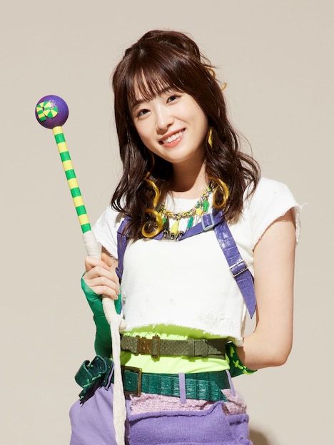 未来人役の高橋ひかる。