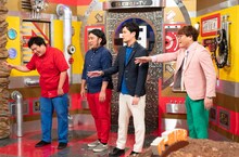 「過ぎるTV」に出演する（左から）ビスケットブラザーズ、マユリカ。(c)ABCテレビ