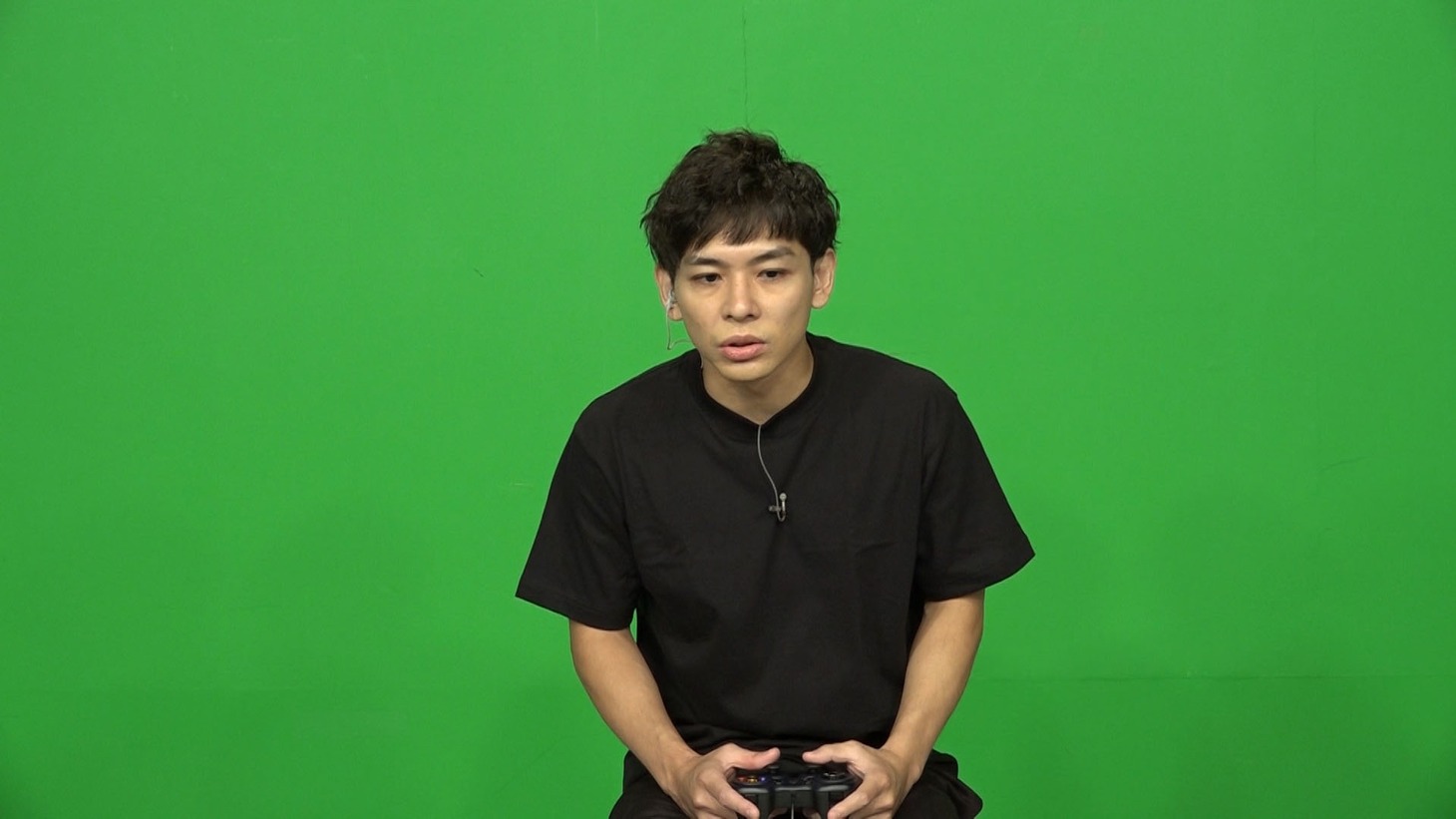 コウテイを操作するさや香・石井。