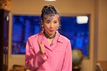 日本ズームバック協会広報担当の仲里依紗。