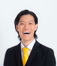 2年連続で「サントリー1万人の第九」総合司会に就任した霜降り明星・粗品。