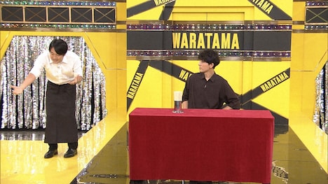 コントを披露するジグザグジギー。