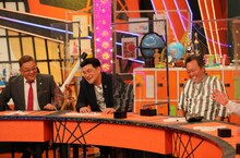 （左から）サンドウィッチマンとさまぁ～ず三村。(c)テレビ朝日