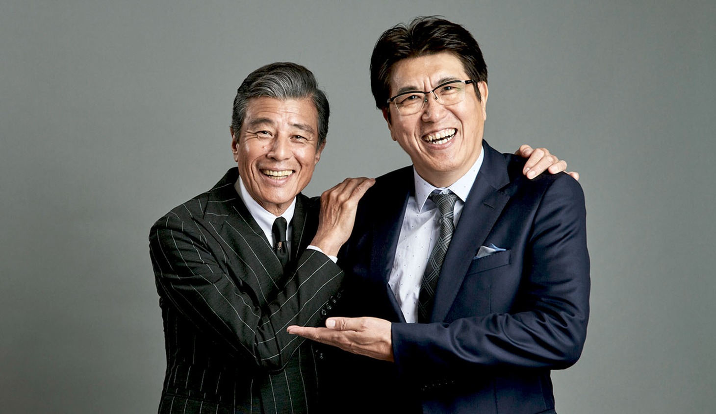 舘ひろし（左）と石橋貴明（右）。