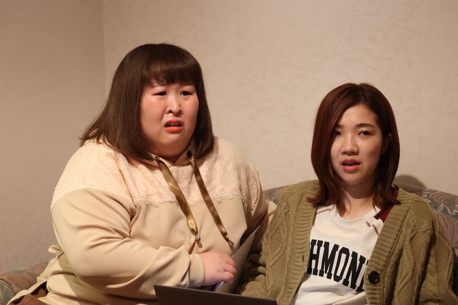 （左から）3時のヒロインかなで、3時のヒロイン福田。(c)フジテレビ