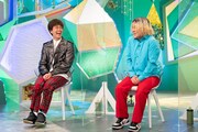 「やすとものいたって真剣です」に出演する（左から）ヒャダインと永野。(c)ABCテレビ