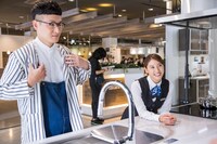 CM「来て、見て、納得！」撮影中の様子。