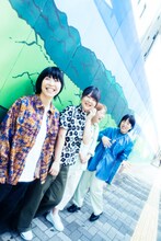 左からAマッソ加納、蛙亭イワクラ、Aマッソ村上、ゆりやんレトリィバァ。