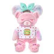 ルームウェアセットを着用したペパロニ。