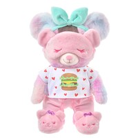 ルームウェアセットを着用したペパロニ。