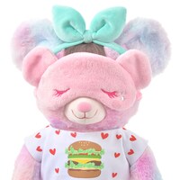 アイマスクを着用したペパロニ。