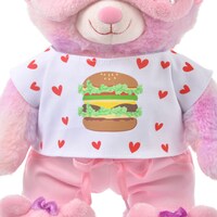 ルームウェアセットを着用したペパロニ。