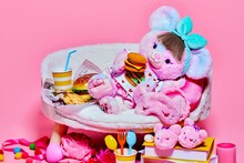 渡辺直美が監修したユニベアシティのぬいぐるみ「ペパロニ」。