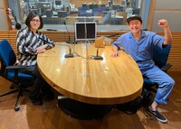 松原タニシ（左）と酒井直斗（右）。