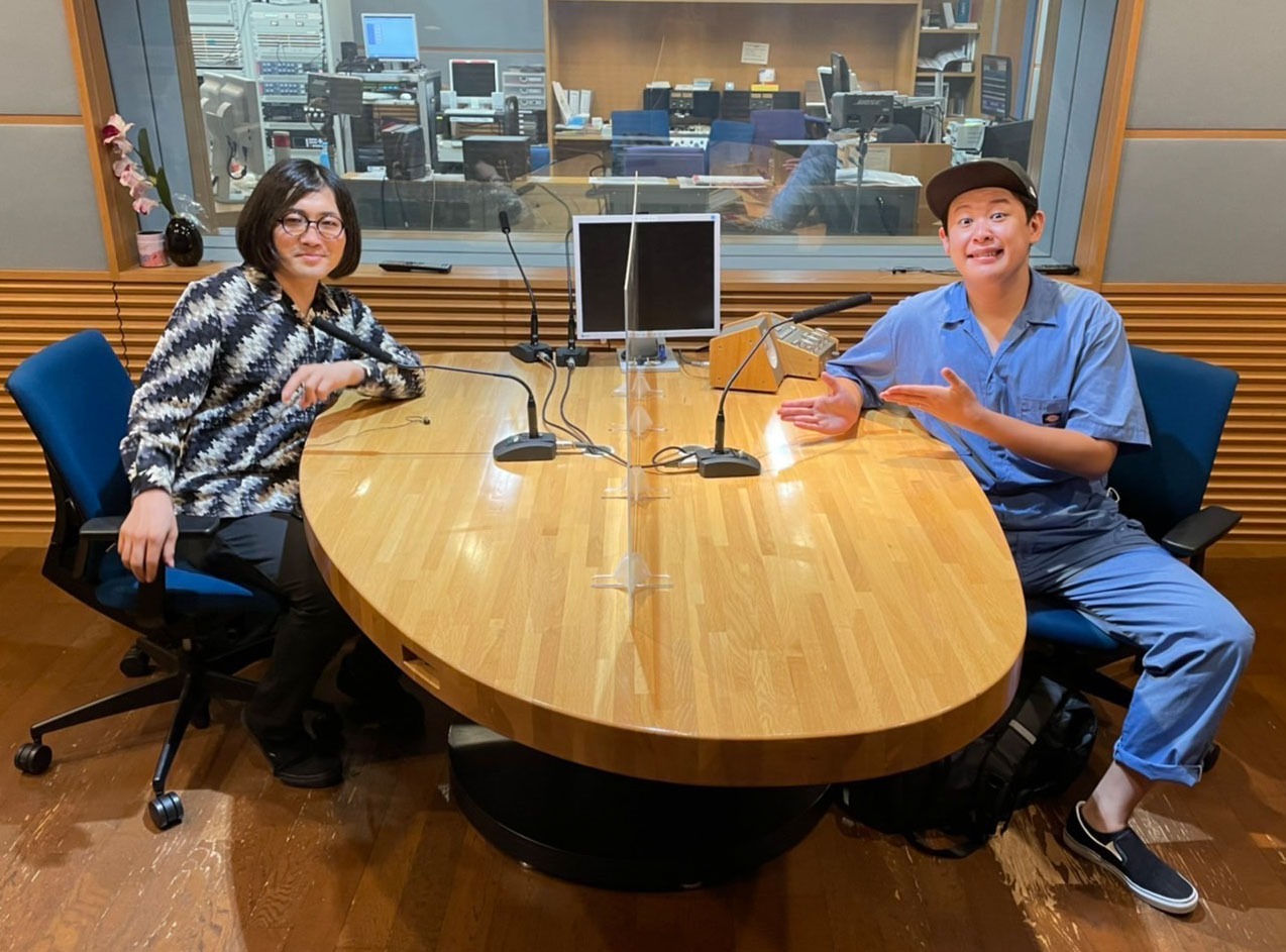 松原タニシ（左）と酒井直斗（右）。