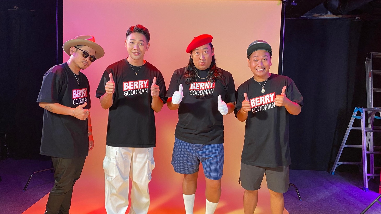 「必ず何かの天才」のミュージックビデオの撮影中。