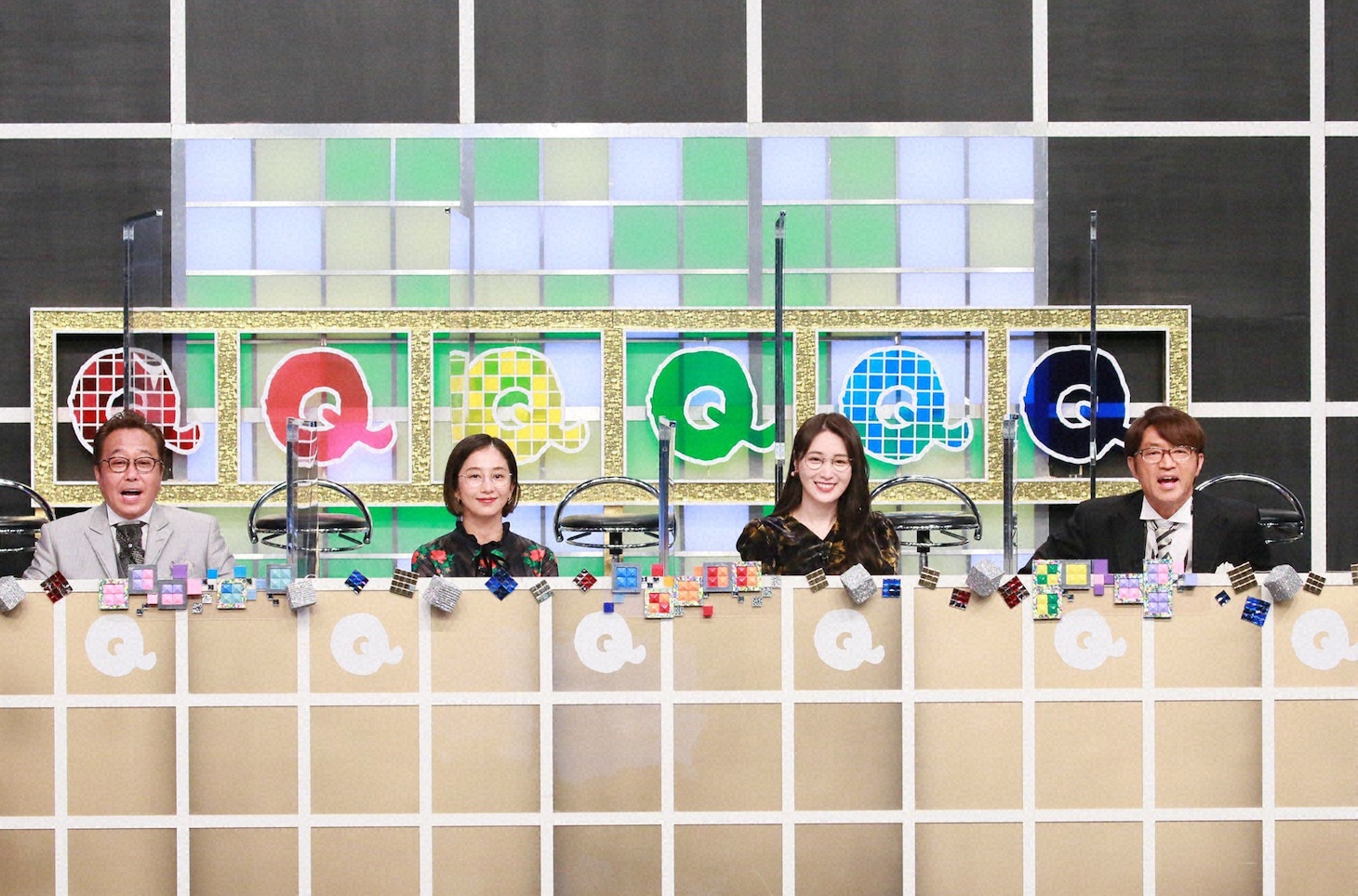 MC陣の（左から）さまぁ～ず三村、優香、高山一実、さまぁ～ず大竹。(c)テレビ朝日