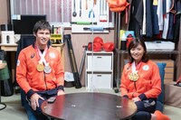 101号室はメダリスト部屋。左から木村敬一と杉浦佳子。