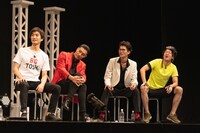 （左から）ザ・ギース高佐、こりゃめでてーな伊藤、モグライダー芝、土屋。