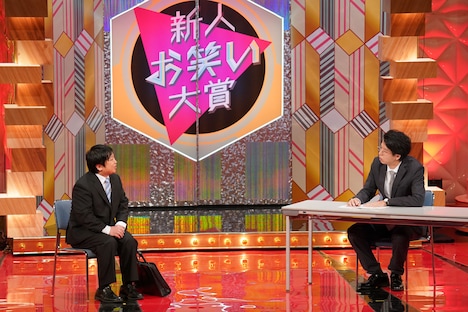 1本目のネタを披露するニッポンの社長。