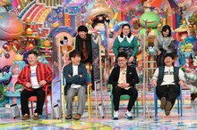 「アメトーーク！」に「SNS気にしすぎ芸人」として出演する（前列左から）ブラックマヨネーズ小杉、FUJIWARA藤本、銀シャリ橋本、ミキ亜生、（後列左から）ニッポンの社長・辻、ぼる塾・田辺、蛙亭イワクラ。(c)テレビ朝日