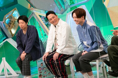 藤崎マーケットとアインシュタイン河井。(c)ABCテレビ