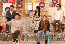 （前列左から）陣内智則、納言・薄幸、（後列左から）TKO木本、相席スタート。(c)フジテレビ