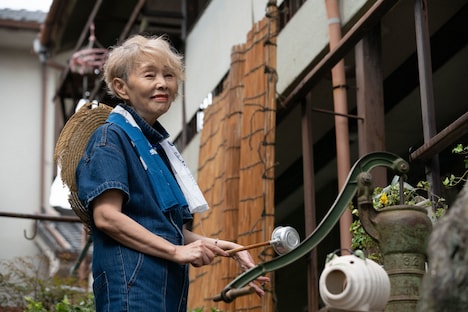 「阿佐ヶ谷姉妹の のほほんふたり暮らし」1話より。