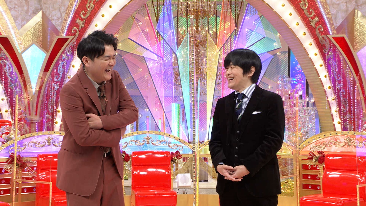 収録後にコメントする千鳥ノブとバカリズム。(c)テレビ朝日