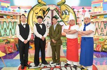 （左から）バナナマン、松下洸平、サンドウィッチマン。(c)TBS