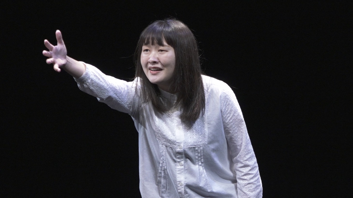 DVD「吉住第4回単独公演『生意気なトルコ土産』」に出演する吉住。